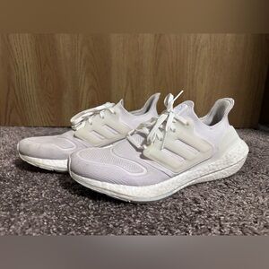 Adidas Ultraboost 22